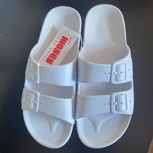 Freedom Moses Just Chill Slides/Sandals